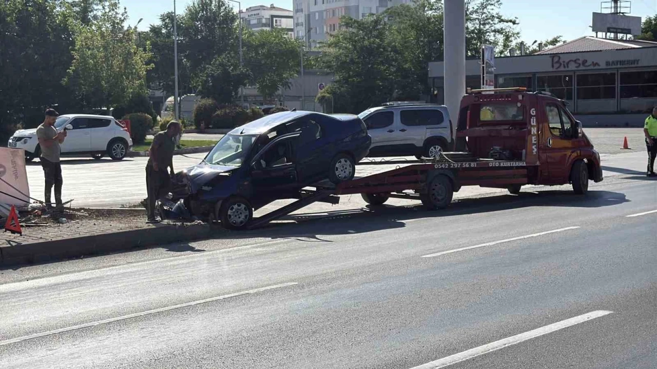 Eskişehir&rsquo;de hatalı manevra kaza getirdi: 1 yaralı
