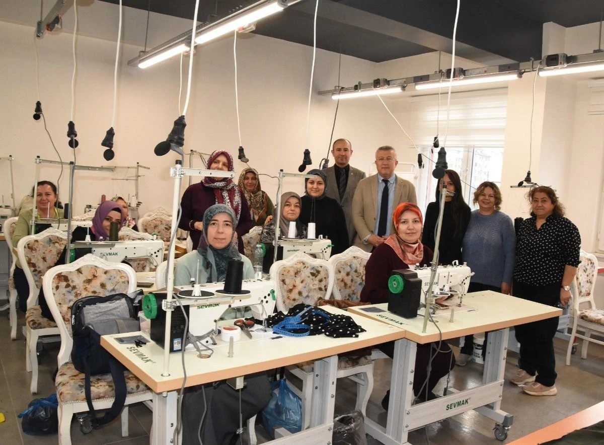 Eskişehir&rsquo;de &rsquo;Hayat Boyu &Ouml;ğrenme &Ccedil;alışmaları&rsquo; yerinde incelendi
