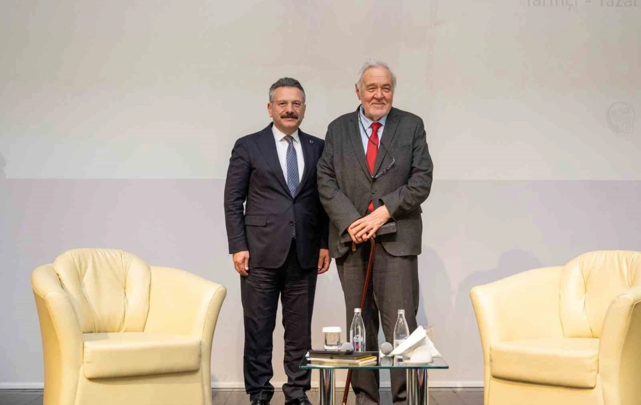 Eskişehir’de İlber Ortaylı’nın katılımıyla &quot;Türk Kültürü ve Yunus Emre&quot; söyleşisi düzenlendi
