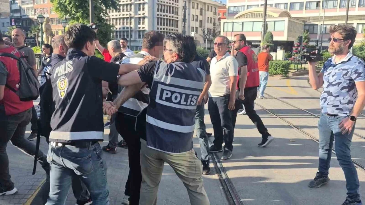 Eskişehir&rsquo;de izinsiz eylem yapan gruba polis m&uuml;dahale etti: 35 g&ouml;zaltı
