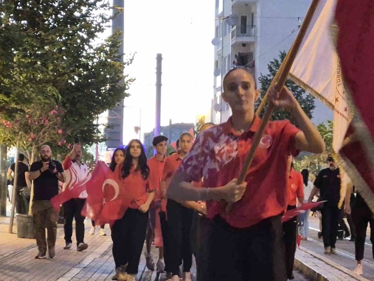 Eskişehir&rsquo;de milli sporculardan 15 Temmuz&rsquo;a &ouml;zel Sancak Koşusu
