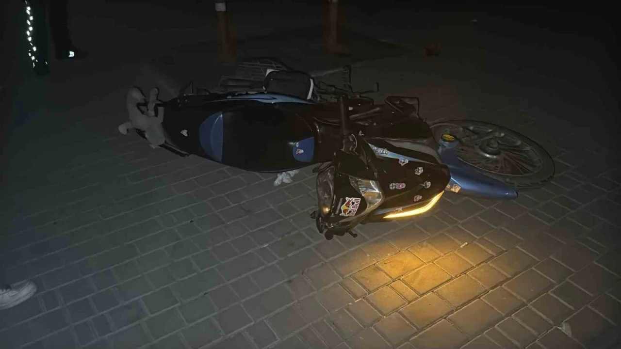 Eskişehir&rsquo;de polisten ka&ccedil;an motosikletli kaza yaptı
