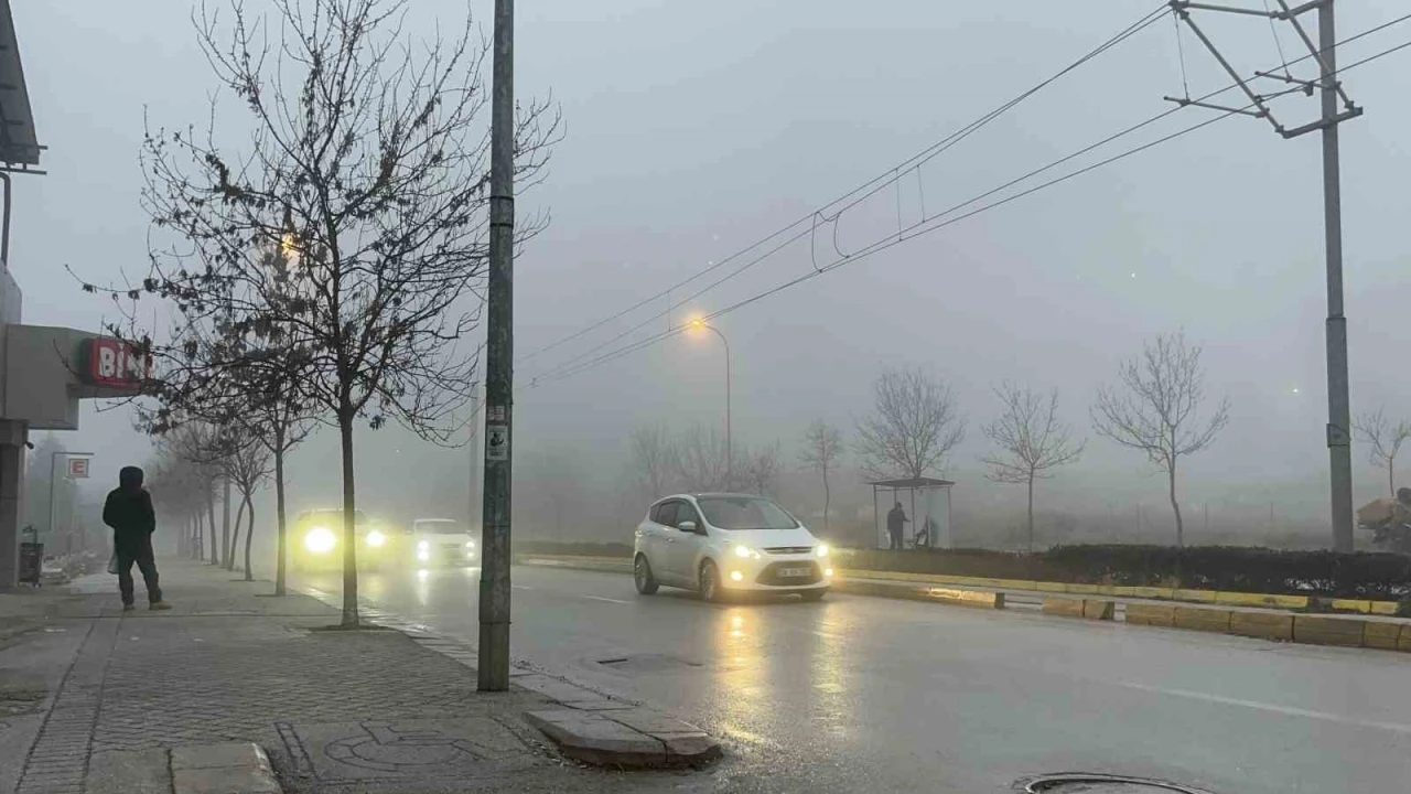 Eskişehir&rsquo;de sis etkili oldu
