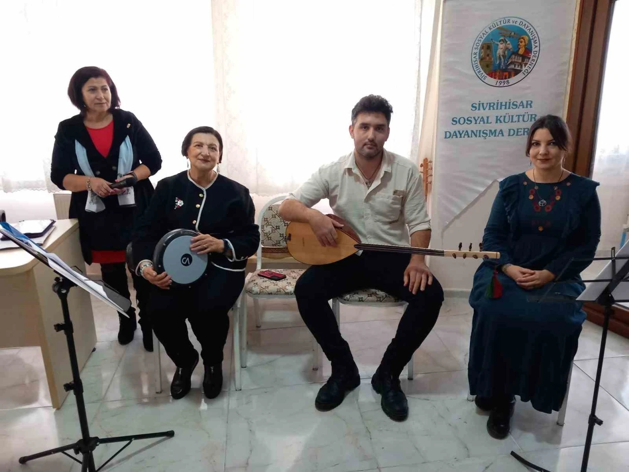 Eskişehir’de yaşayan Sivrihisarlı öğretmenler ’Öğretmenler Günü’nü birlikte kutladılar