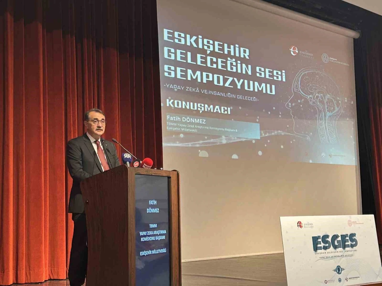 Eskişehir Geleceğin Sesi Sempozyumu’nda yapay zeka teknolojisi değerlendirildi
