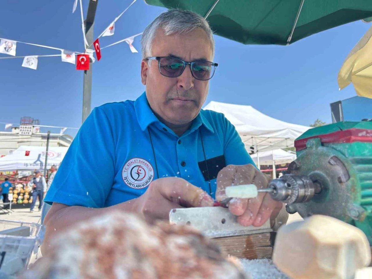 Eskişehir’in ‘beyaz altını’ lületaşı Van’da ilgi odağı oldu

