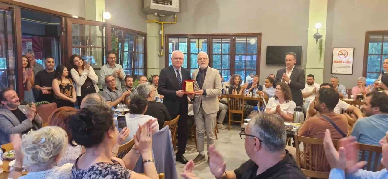 Eskişehir sağlık teşkilatından emekli olan &Ouml;mer Faruk &Uuml;resin&rsquo;e vefa yemeği
