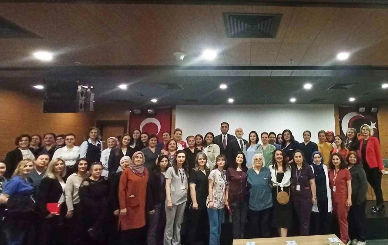 Eskişehir Şehir Hastanesi’nde Ebeler Haftası kutlama etkinliği
