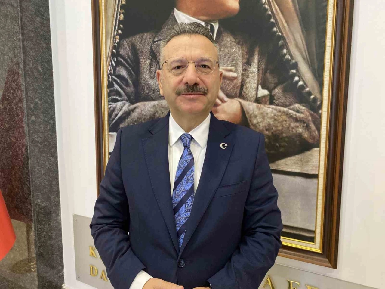 Eskişehir Valisi H&uuml;seyin Aksoy, 2026&rsquo;nın mutlu bir yıl olmasını temenni etti
