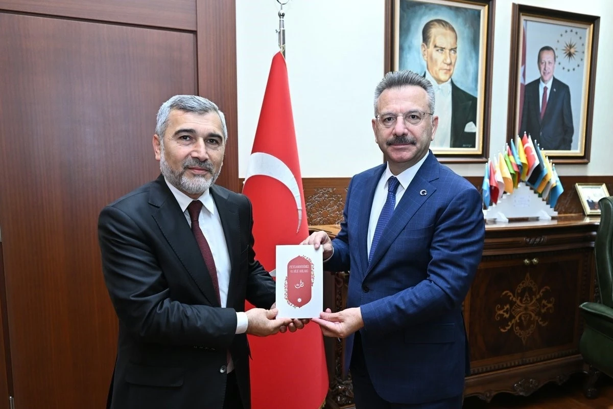 Eskişehir Valisi Hüseyin Aksoy, müftülük heyetini makamında kabul etti
