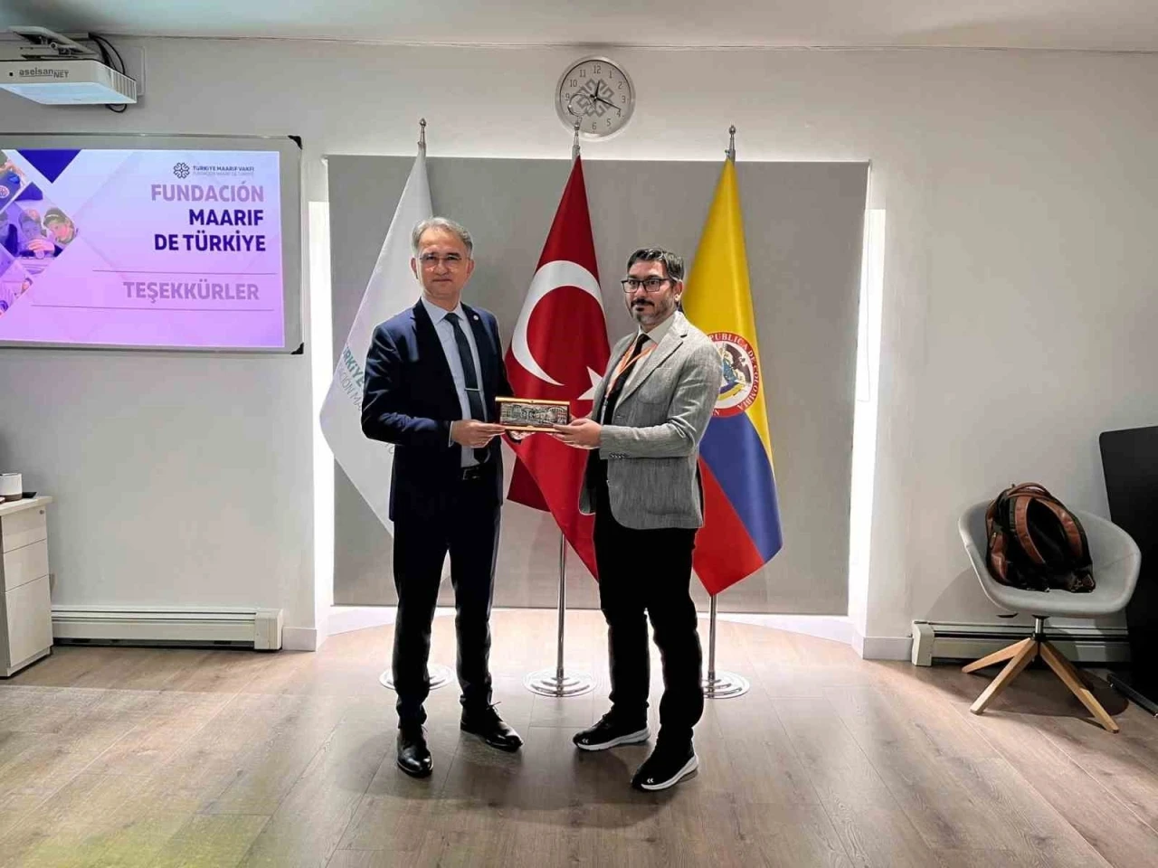 Eskişehirli gençlerden Kolombiya’da kültürel buluşma
