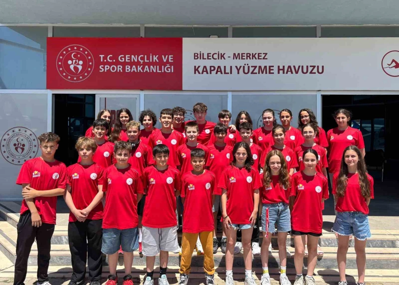 Eskişehirli sporculardan ANALİG Y&uuml;zme&rsquo;de b&uuml;y&uuml;k başarı

