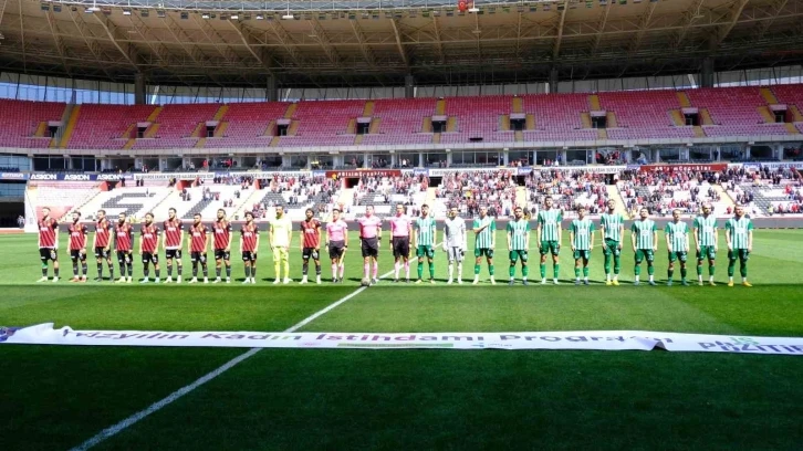 Eskişehirspor evindeki son maçında 4-1’lik skorla galip geldi
