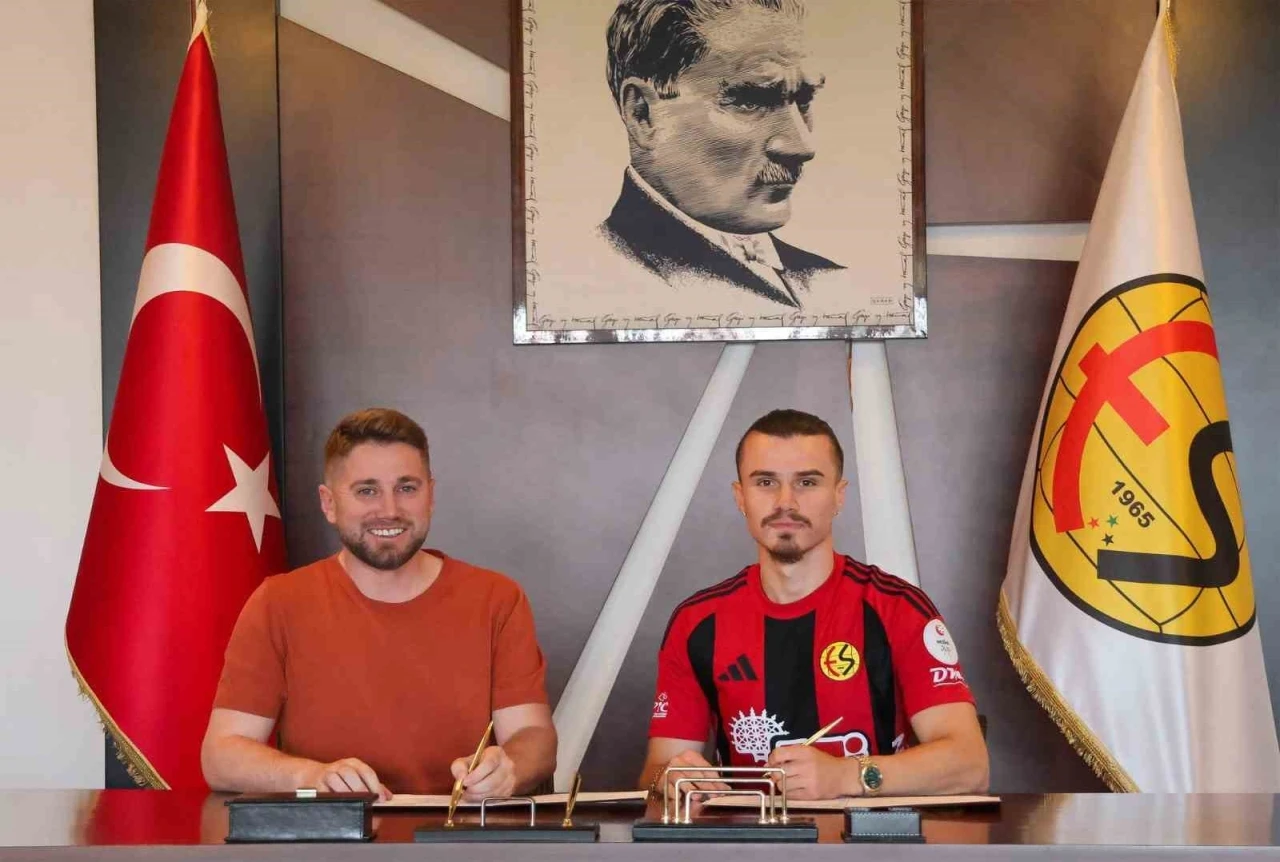 Eskişehirspor, sol bek Sarper &Ccedil;ağlar&rsquo;ı kadrosuna kattı
