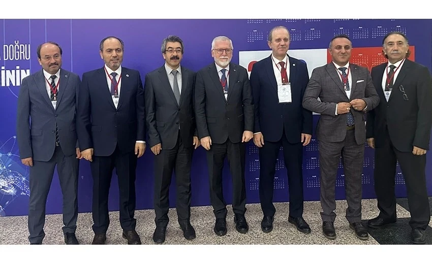 ETÜ Rektörü Prof. Dr. Bülent Çakmak, YÖK’ün &quot;2030 Türk yükseköğretim yol haritası&quot; toplantısına katıldı

