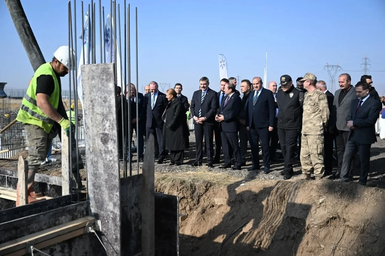 ETÜ Spor Bilimleri Fakültesi eğitim binası için temel atma töreni düzenlendi
