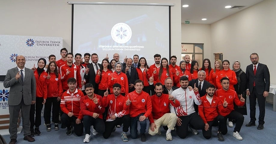 ETÜ, üniversiteler ligindeki şampiyonluğunu basın buluşmasıyla kutladı
