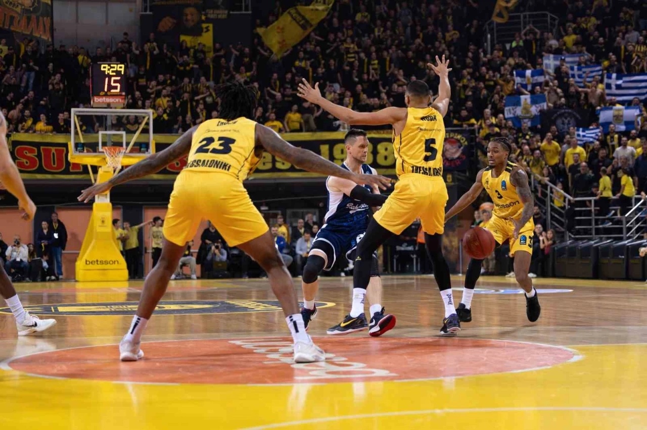 EuroCup: Aris: 76 - Bahçeşehir Koleji: 86
