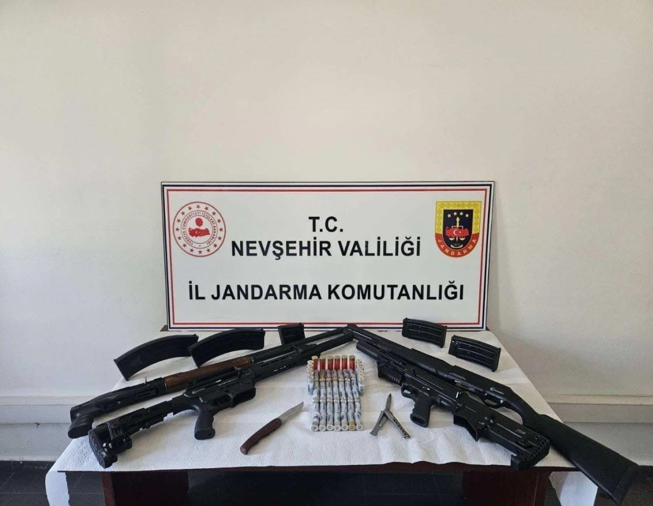 Evden cephane çıktı
