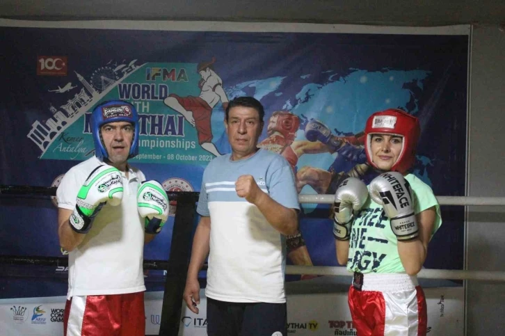 Evli çift Kick Boks Dünya Şampiyonası’nda madalya hedefliyor
