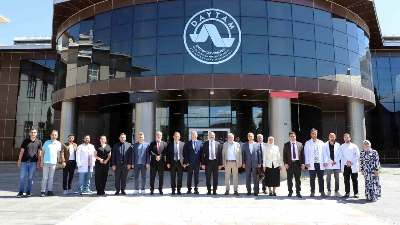 EVYAP heyeti, ilaç hammadde üretim tesisi için Atatürk Üniversitesinde
