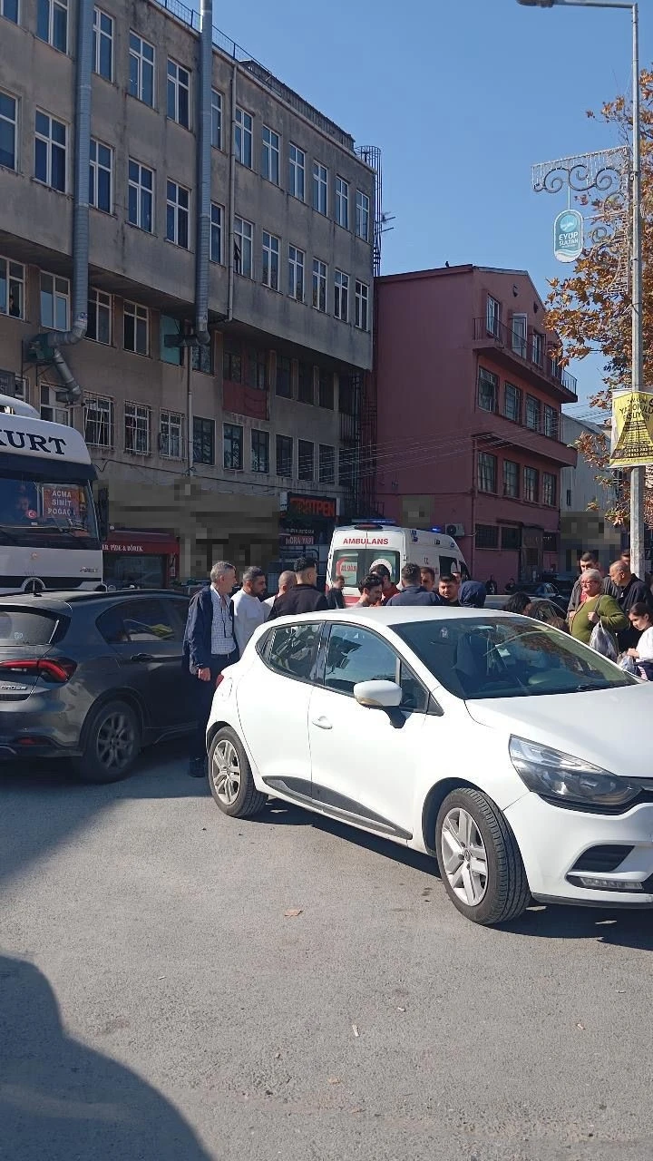 Eyüpsultan’da marketten küçük çocuÄŸu kaçırmak isteyen ÅŸahıs gözaltına alındı