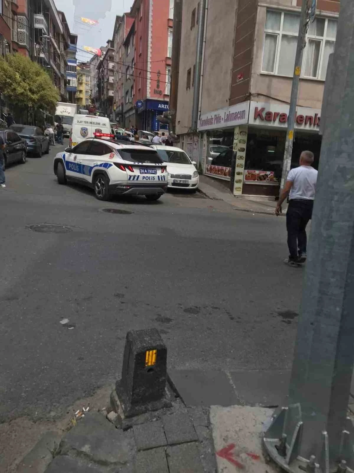 Ey&uuml;psultan&rsquo;da tekel bayisine silahlı saldırı: 1 yaralı
