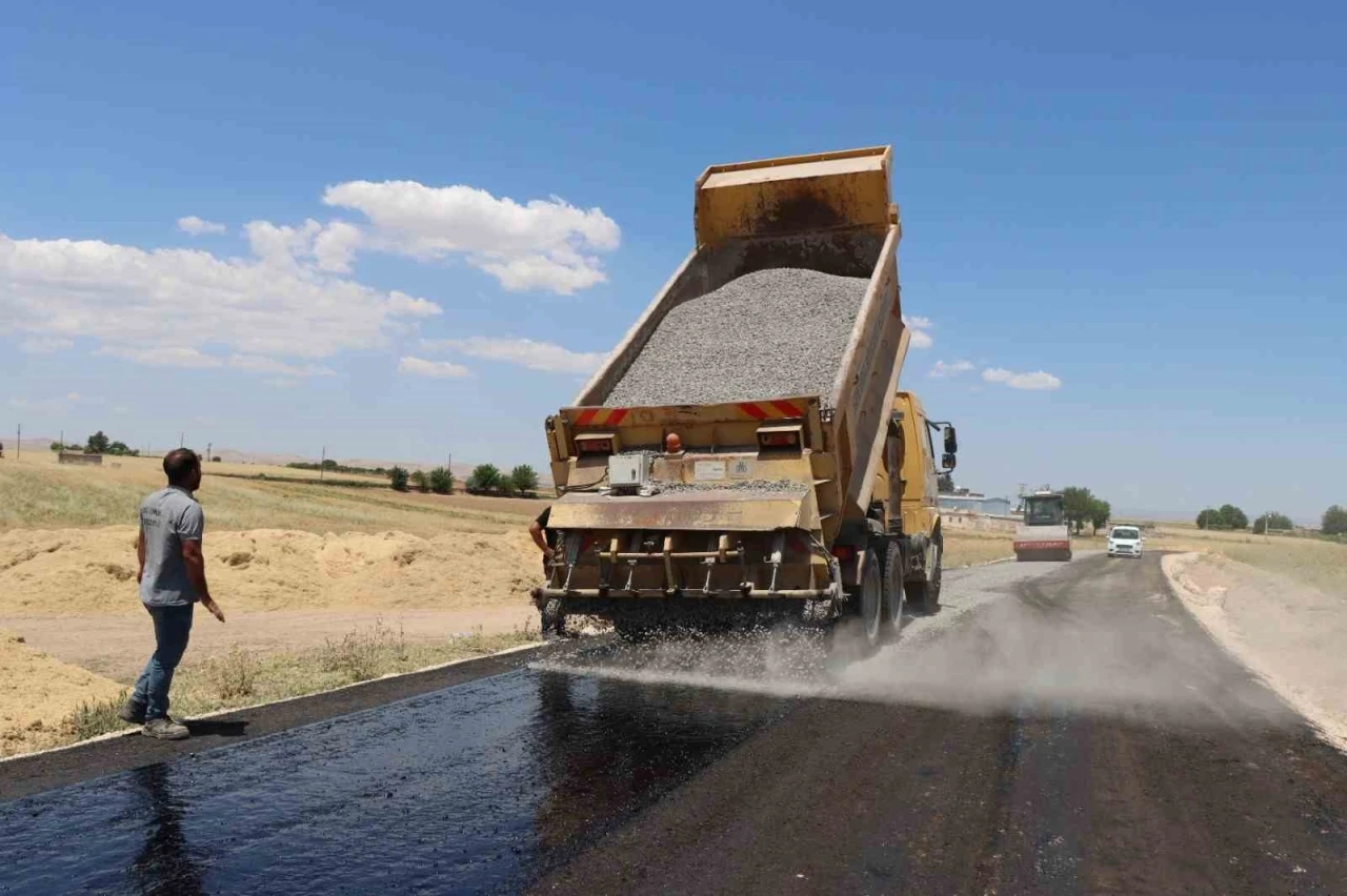 Eyy&uuml;biye kırsalında yol standardı y&uuml;kseliyor

