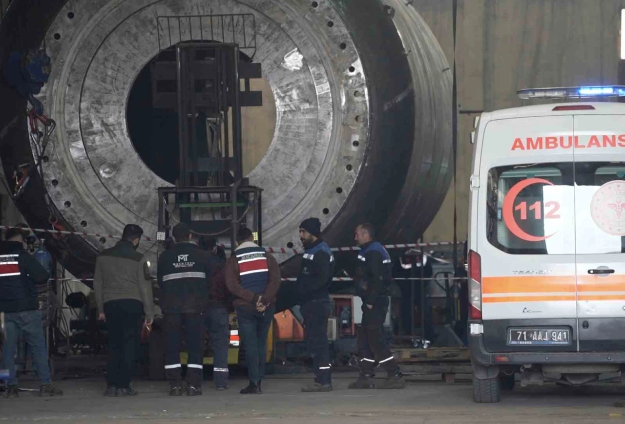 Fabrikada iş kazası: 3 tonluk sacın altında kalan 2 işçi öldü
