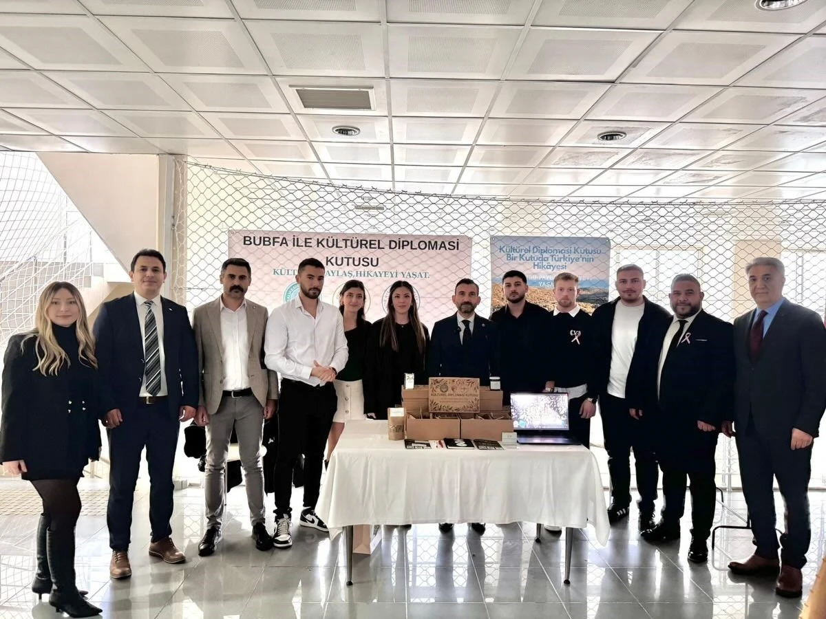 Fak&uuml;lteden k&uuml;lt&uuml;rel diplomasiye anlamlı katkı
