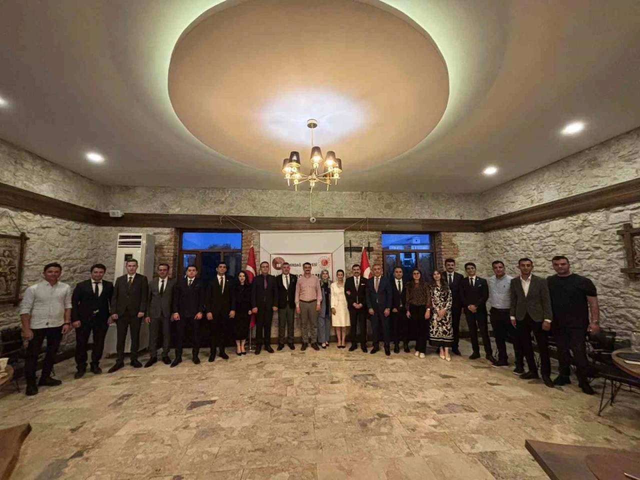 Farklı bölgelere atanan hakim ve savcılar için veda yemeği verildi
