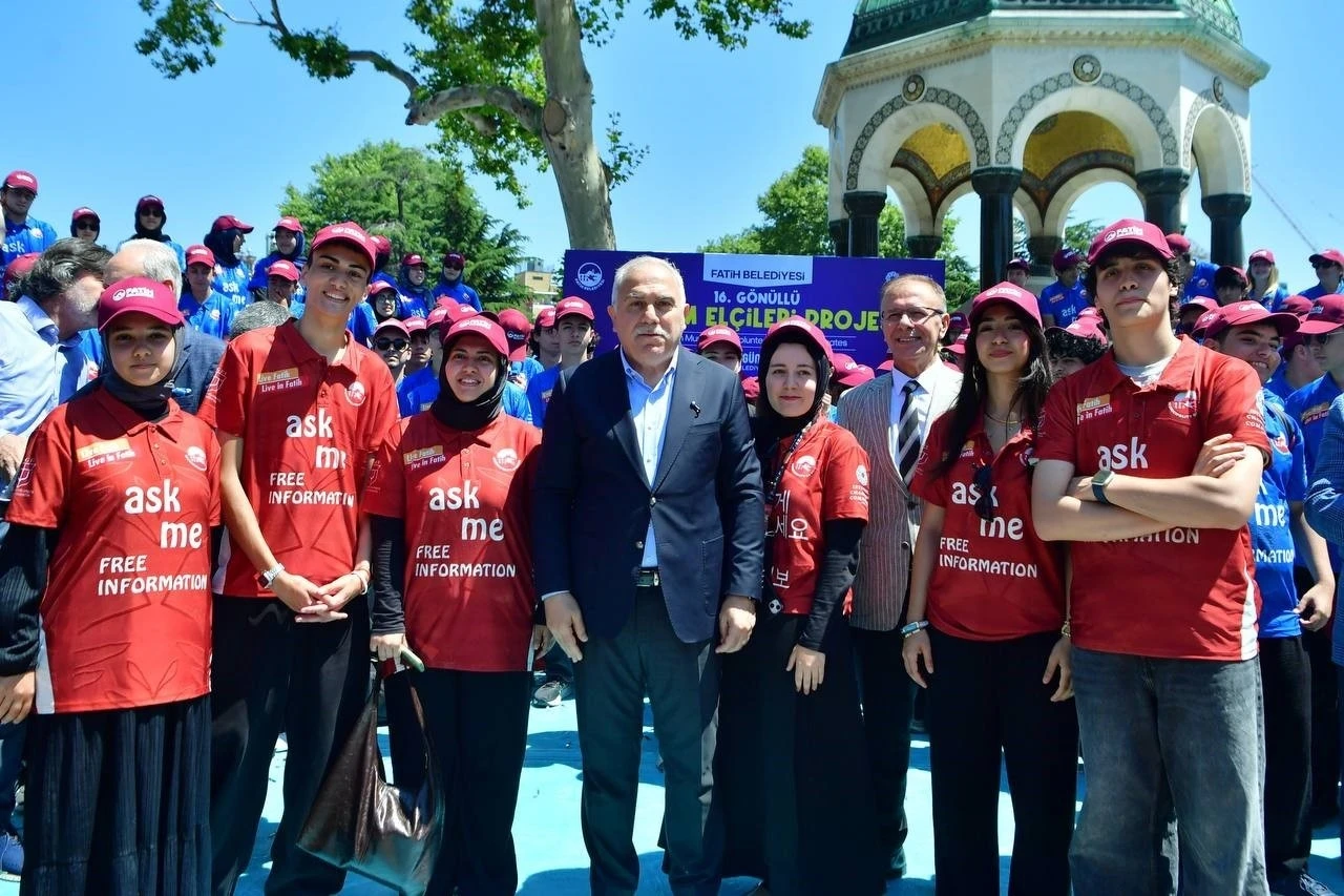 Fatih&rsquo;te g&ouml;n&uuml;ll&uuml; turizm el&ccedil;ileri g&ouml;rev başında

