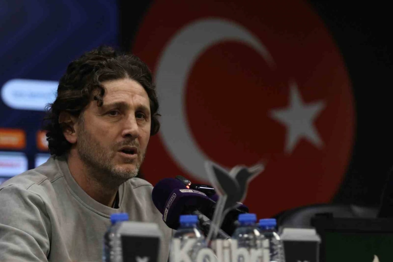 Fatih Tekke: "Kocaelispor bana g&ouml;re 1 puan alacak, belki galip gelebilecek oyun oynadı"
