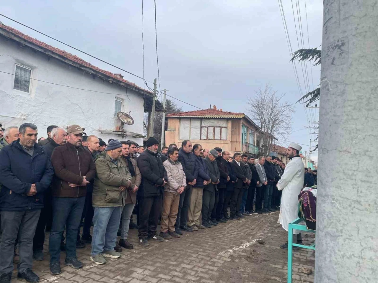 Feci kaza kurbanları toprağa veriliyor
