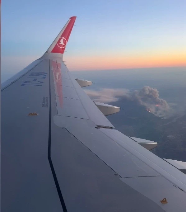 Felaketin boyutu yolcu uçağından böyle görüntülendi
