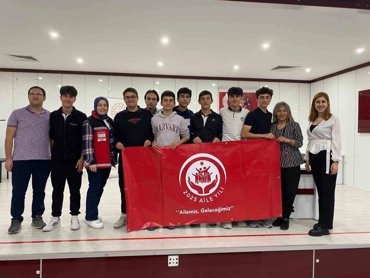 Fen lisesi öğrencilerine &quot;Aile İçi İletişim&quot; söyleşisi düzenlendi
