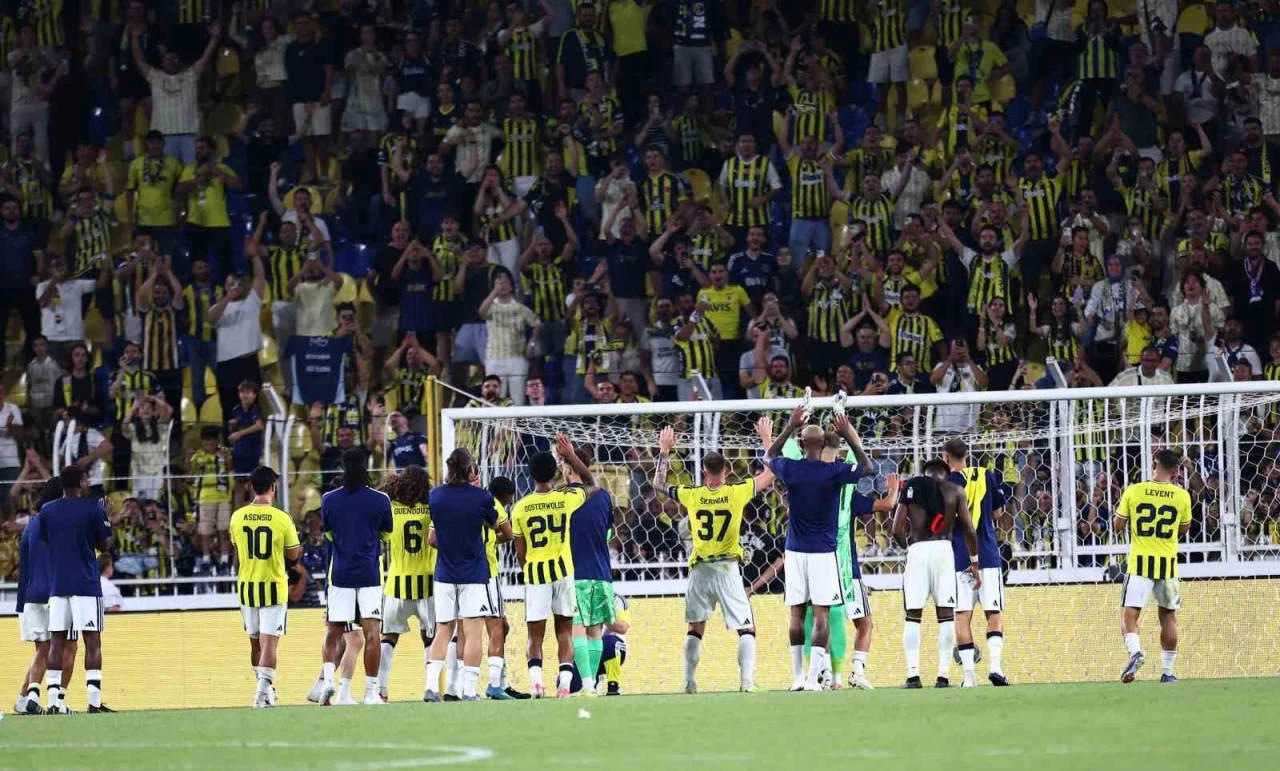 Fenerbah&ccedil;e, Avrupa kupalarında evinde 3 ma&ccedil; sonra kazandı
