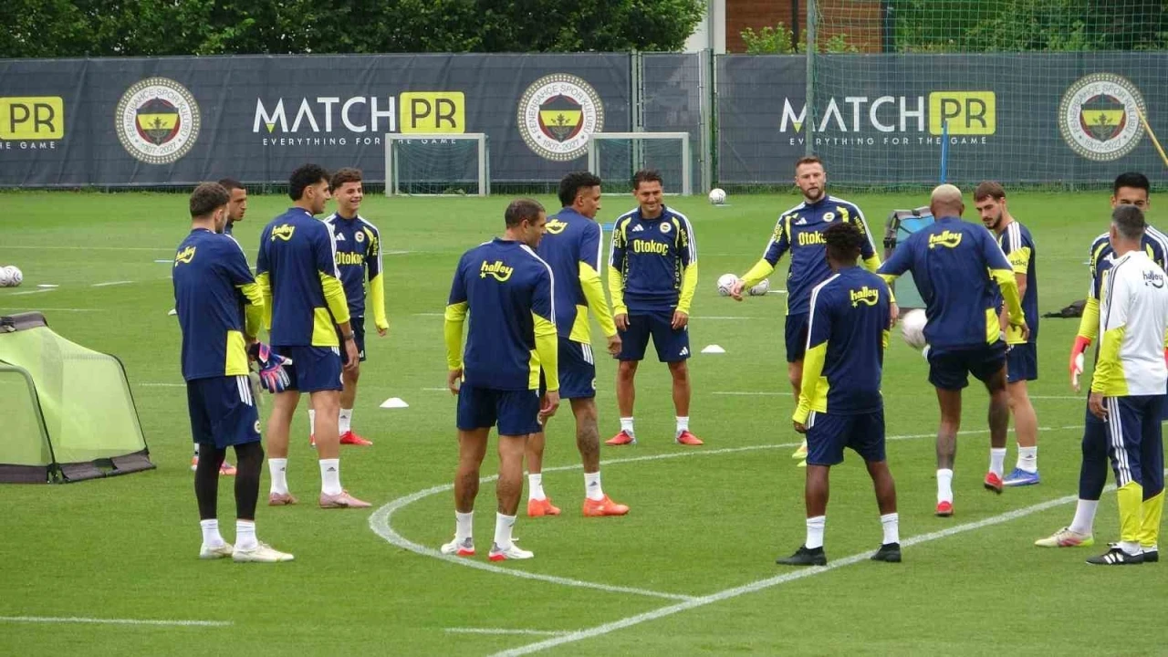 Fenerbah&ccedil;e, Avusturya&rsquo;da g&uuml;n&uuml; &ccedil;ift antrenmanla tamamladı
