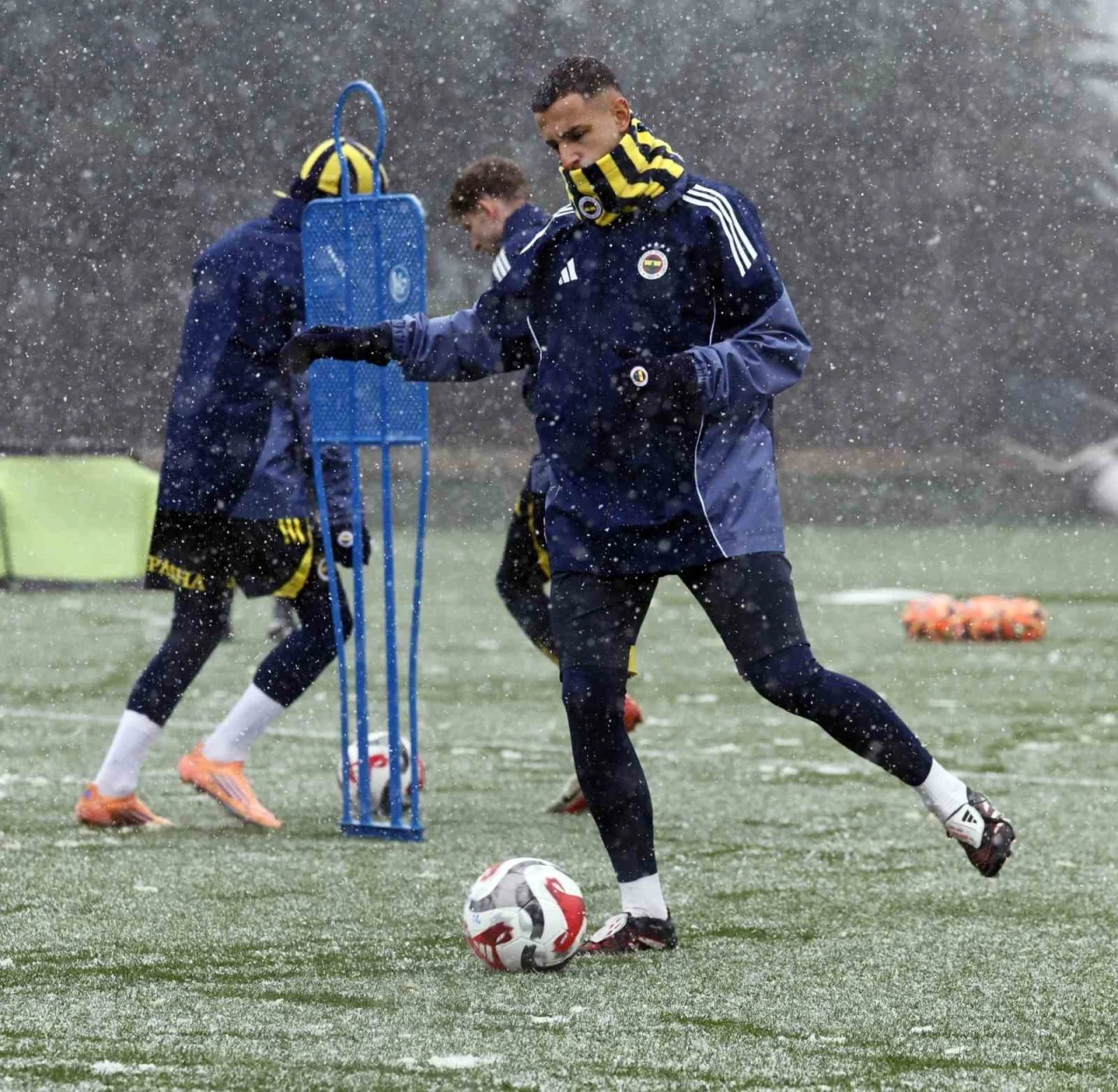 Fenerbah&ccedil;e&rsquo;de Beyoğlu Yeni &Ccedil;arşı ma&ccedil;ının hazırlıkları başladı
