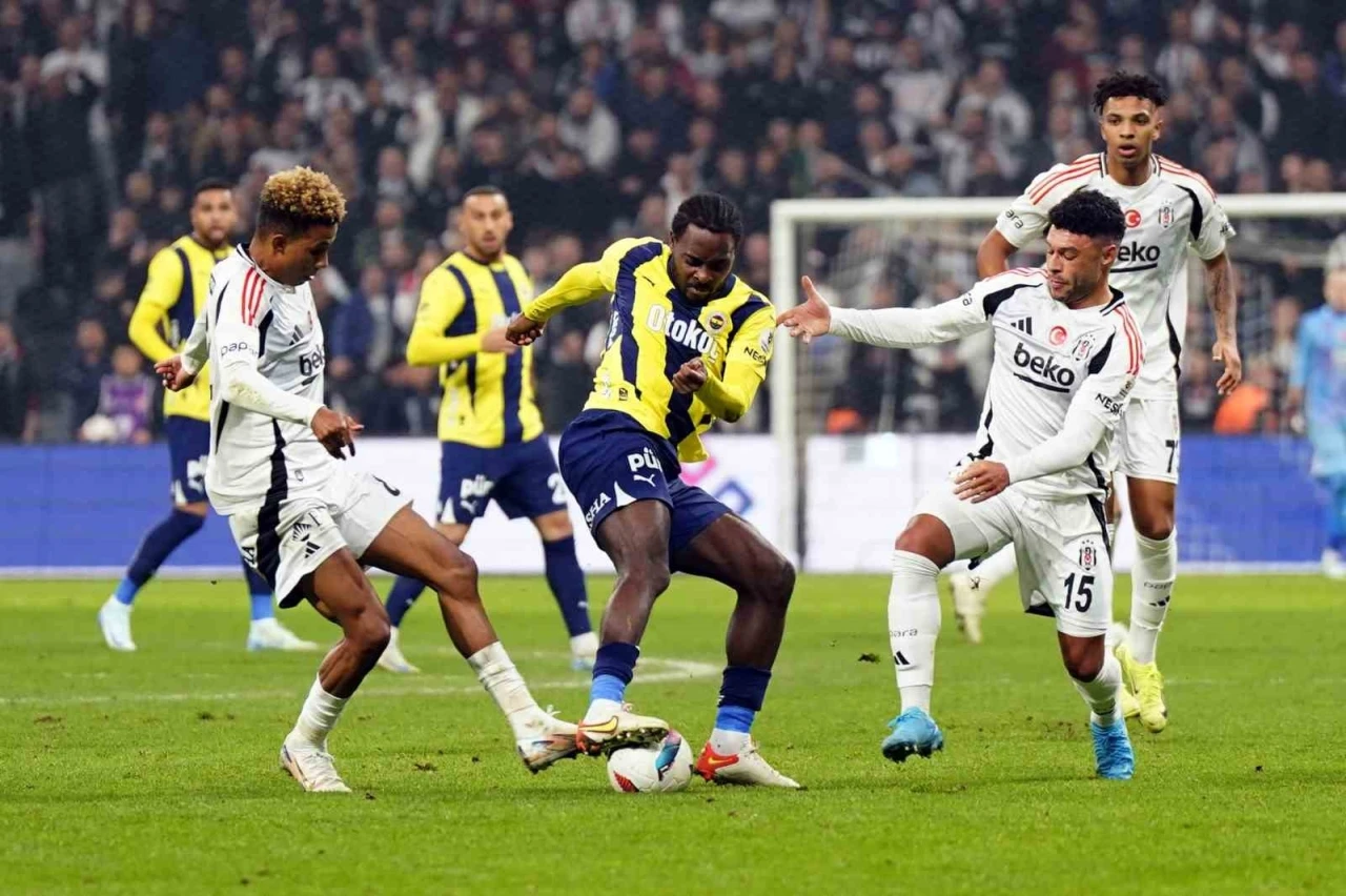 Fenerbahçe’de hedef derbiyi kazanarak yarışı sürdürmek
