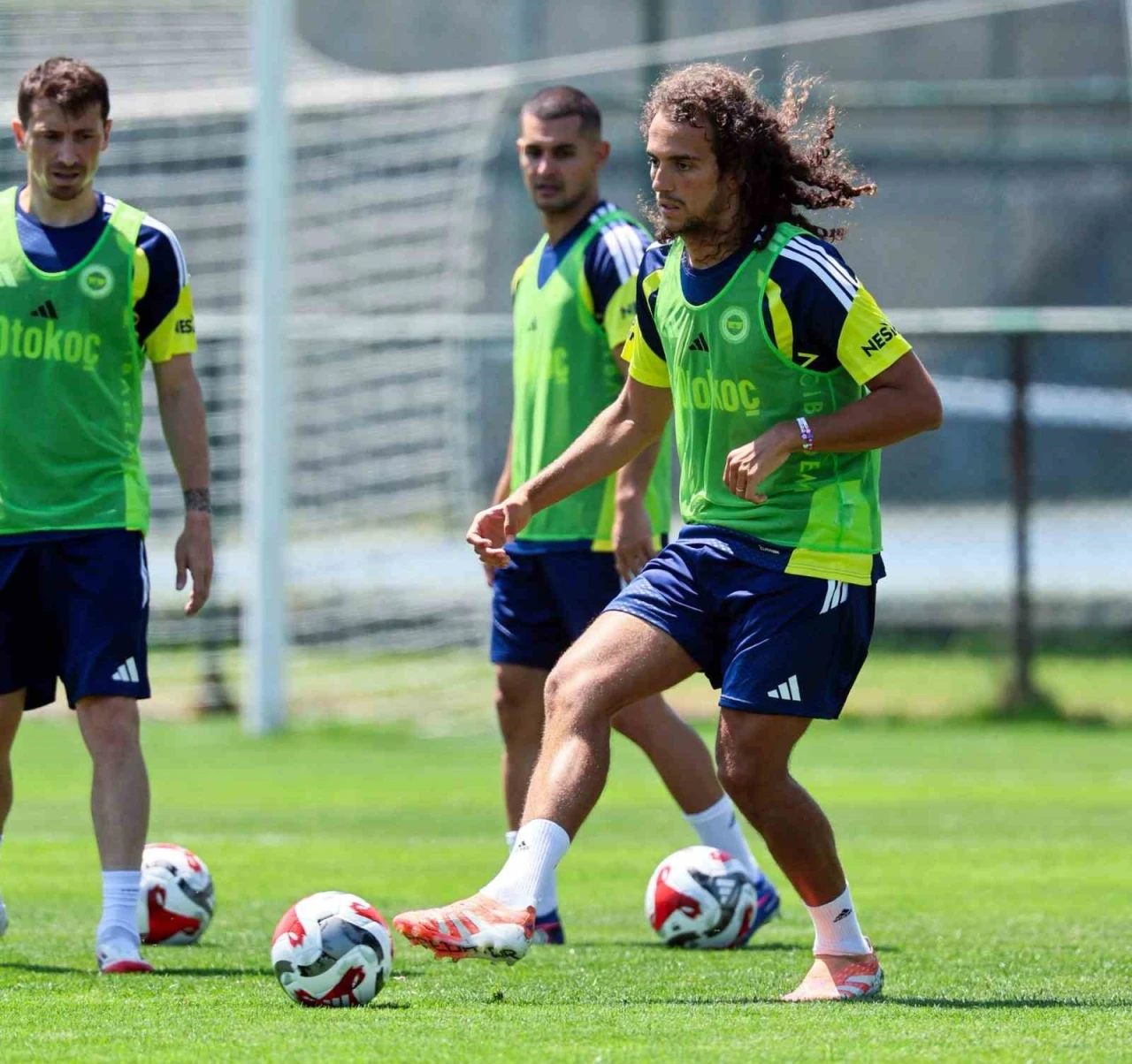 Fenerbah&ccedil;e&rsquo;de yeni sezon hazırlıkları devam ediyor
