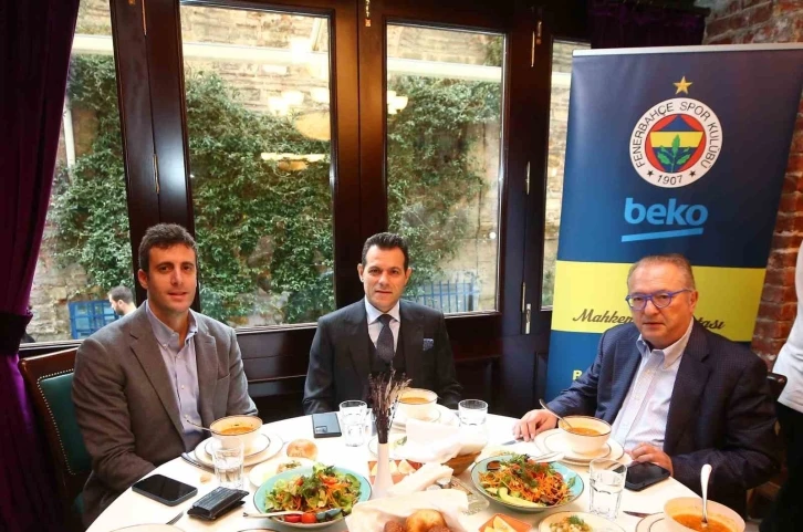 Fenerbah&ccedil;e Erkek Basketbol Takımı, basınla bir araya geldi
