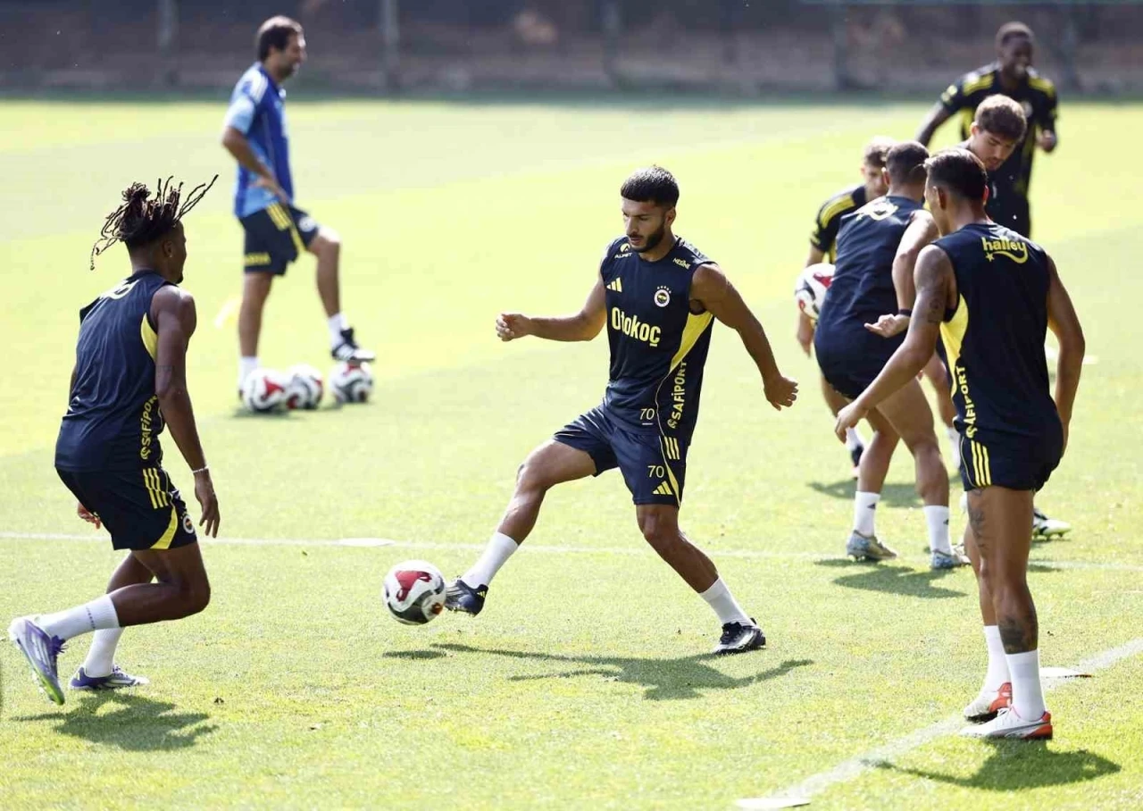 Fenerbahçe, hazırlıklarını sürdürdü
