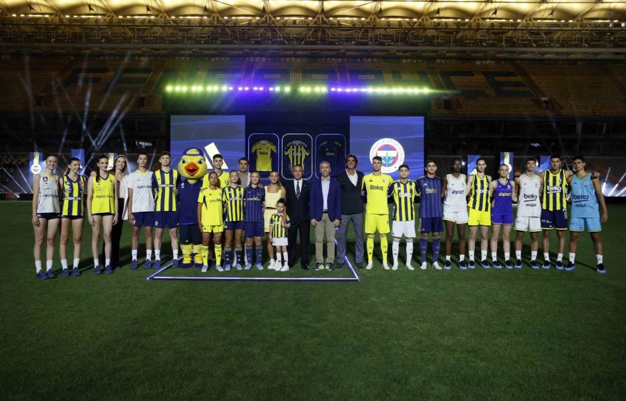 Fenerbahçe’nin 2025-2026 sezonu formalarının lansmanı yapıldı
