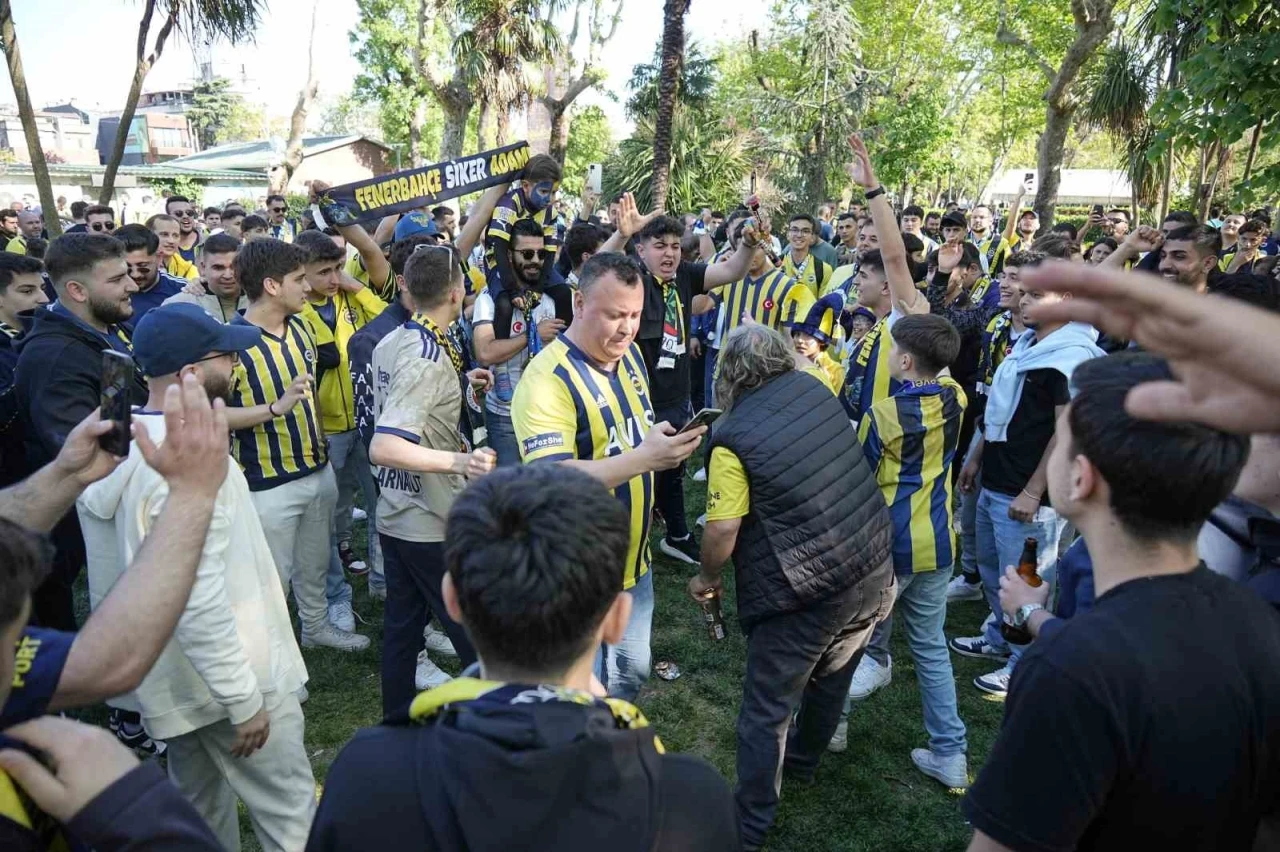 Fenerbahçe taraftarından derbiye yoğun ilgi
