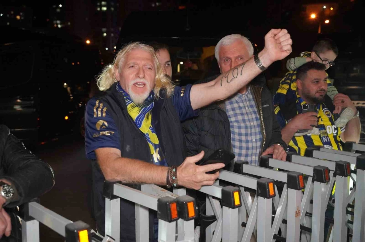 Fenerbahçe’ye Rize’de coşkulu karşılama
