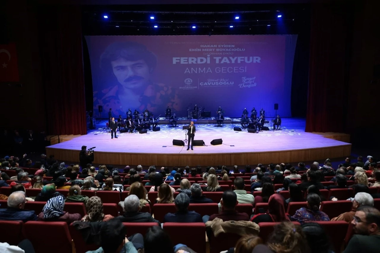Ferdi Tayfur Denizli&rsquo;de şarkılarıyla anıldı
