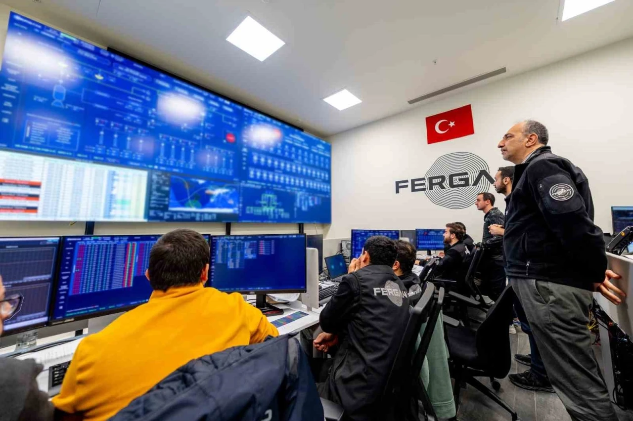 Fergani’den tarihi adım: Dünya tarihinde ilk kez hibrit yörünge motoru uzayda ateşlendi
