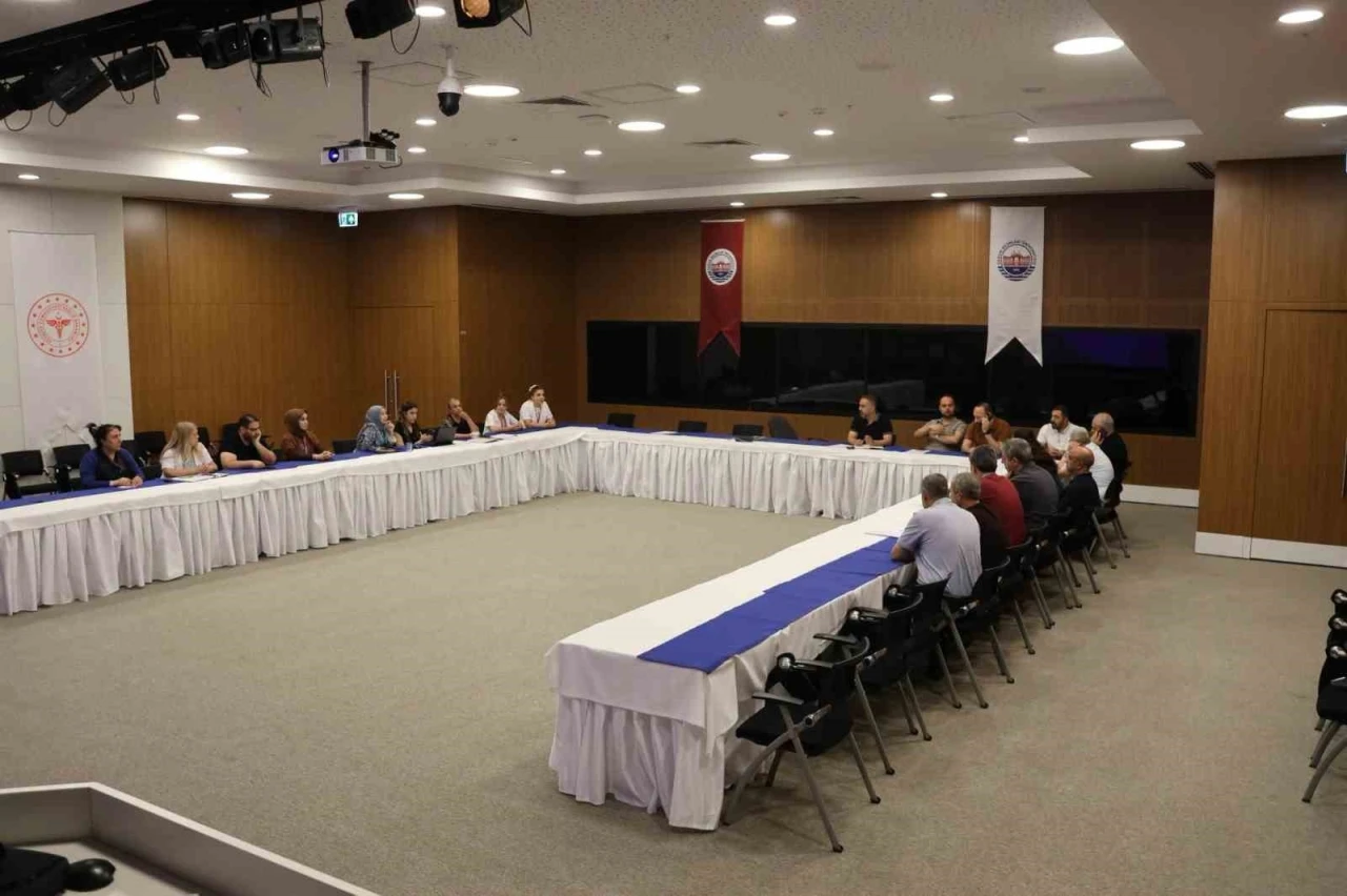 Fethi Sekin Şehir Hastanesi&rsquo;nde &ccedil;alışan memnuniyeti ele alındı
