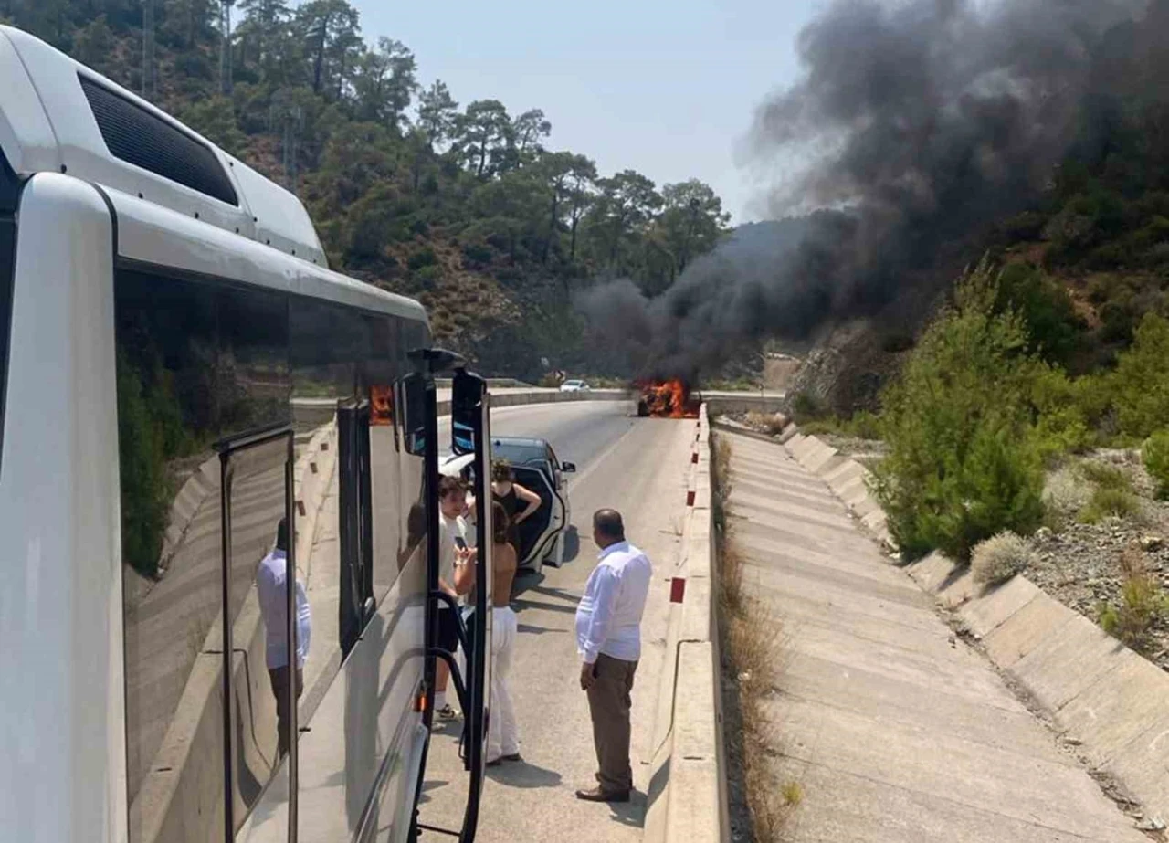 Fethiye’de araç yangını
